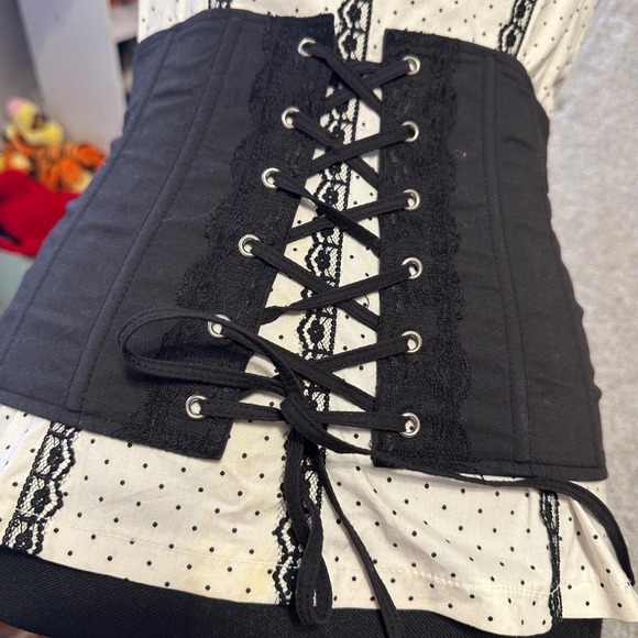 Tripp‎ NYC Vtg y2k Black White Polka Dot Corset Top Women's Size Small Lace Trim - Picture 11 of 12